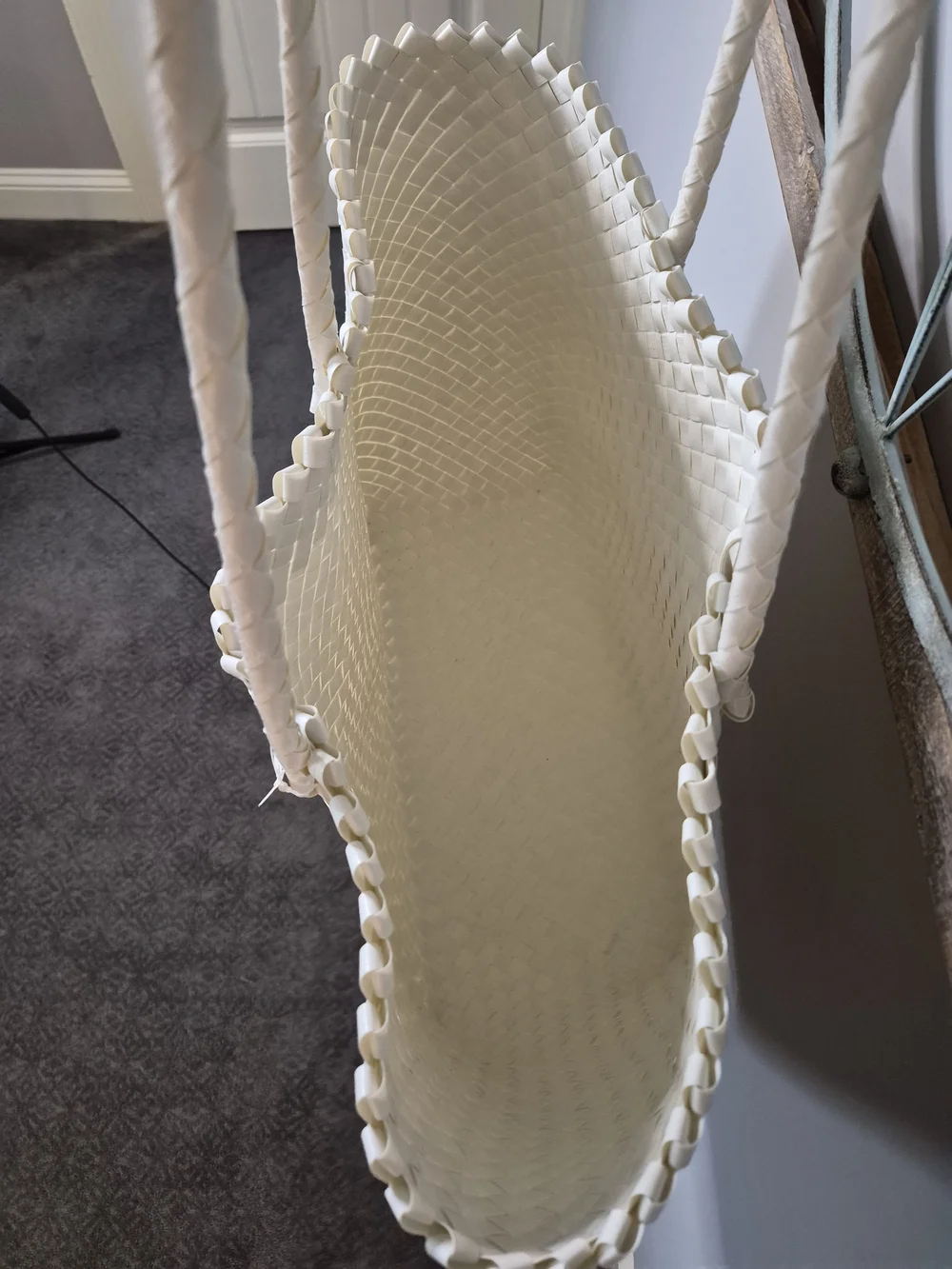 NWT Crate & Barrel Large White Woven Tote Bag - Spacious Summer Shoulder Bag - Picture 7 of 10